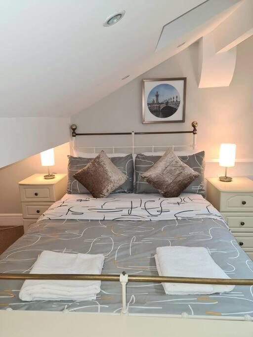 Stylish 2 Bedroom Apartment, Leeds Centre + Free Parking Exterior photo